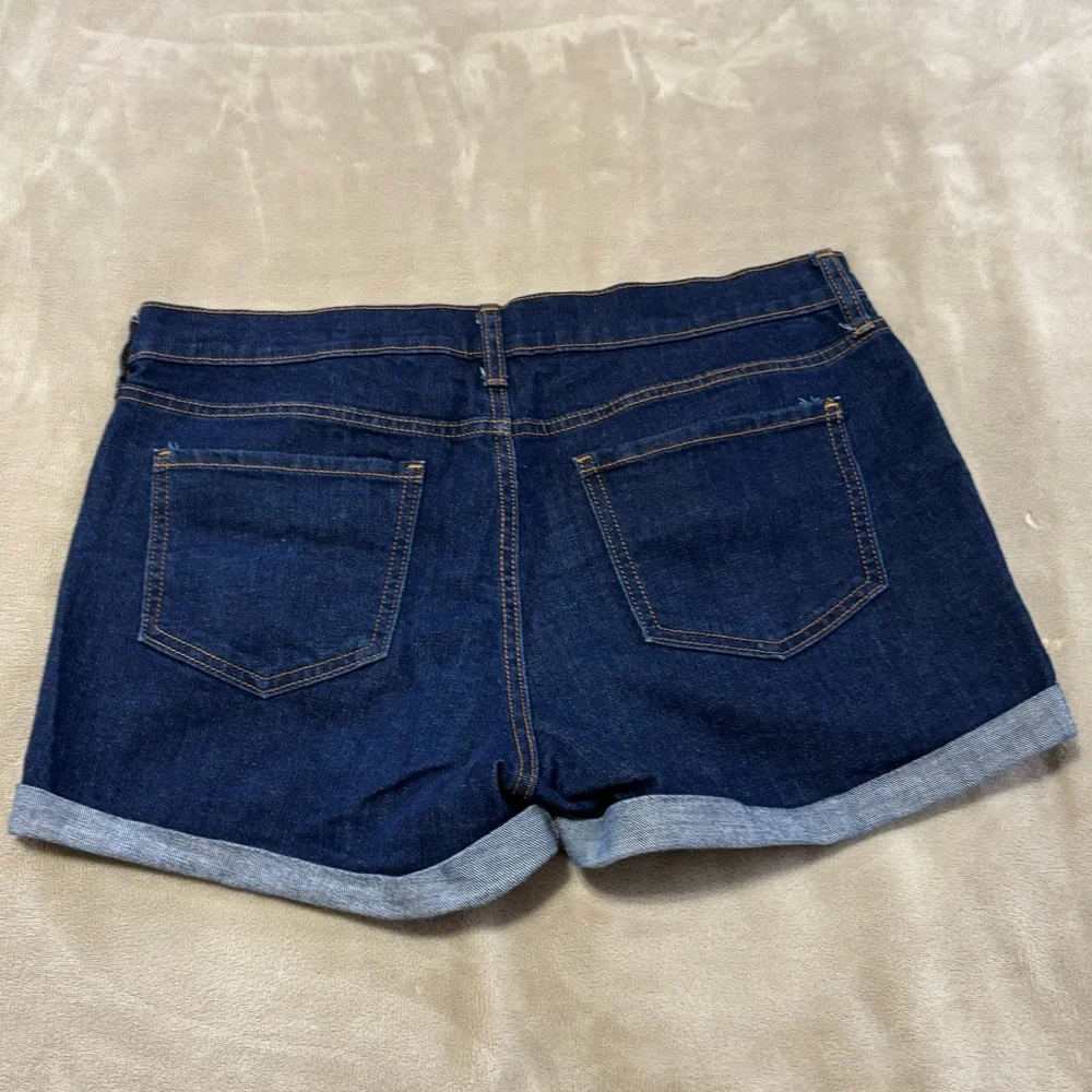 Old Navy Semi-Fitted‎ Cuffed Denim Blue Shorts